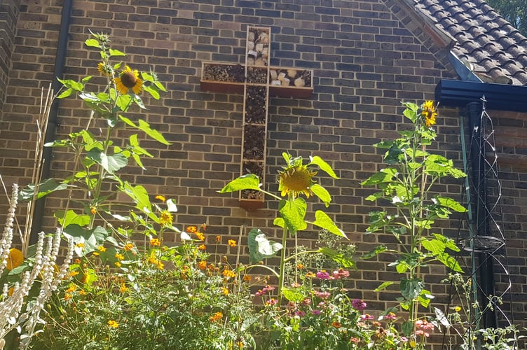 Bee hotel in Woking United Reformed Church garden
