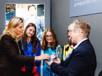 Duchess of Edinburgh joins 100 Girlguiding members