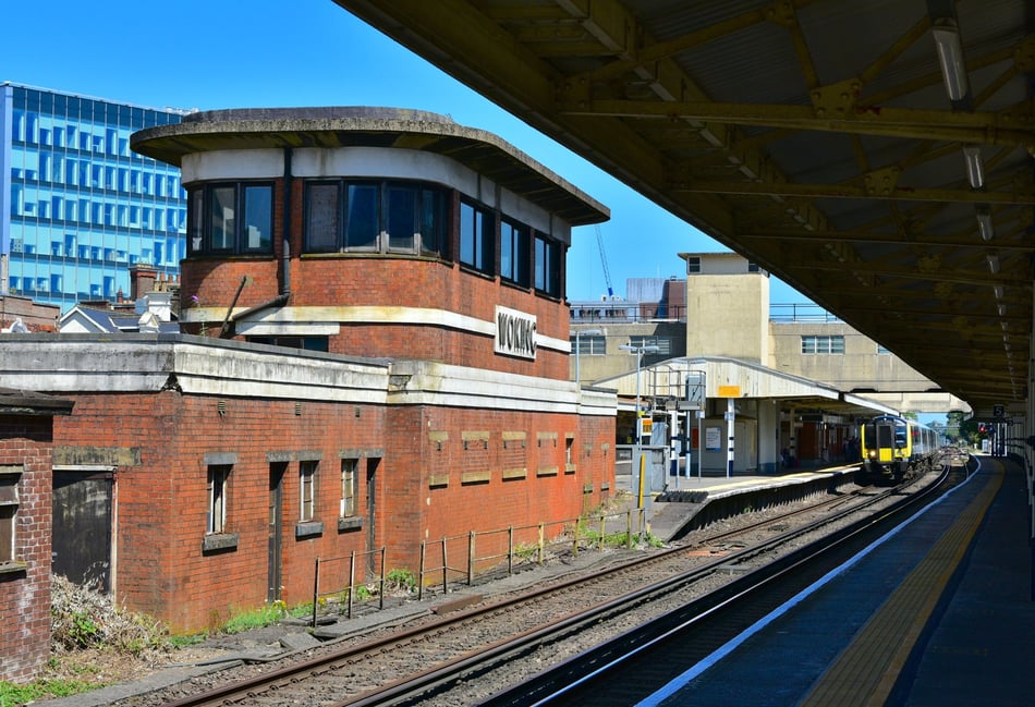 Station lift closures 'unacceptable', says MP