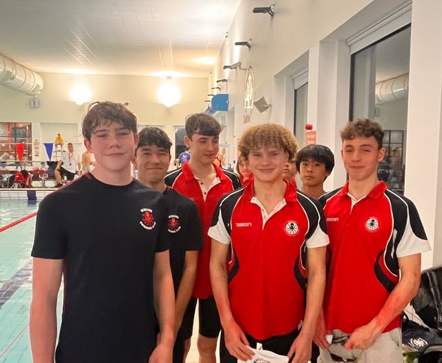 Woking swimmers qualify for region final