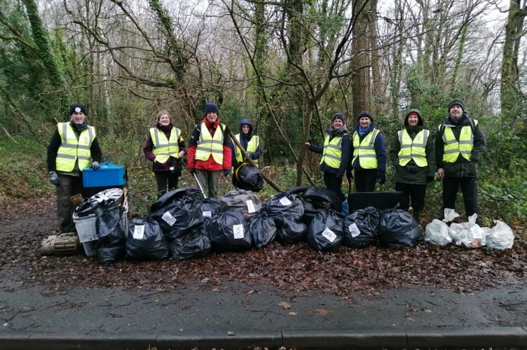 Woking Litter Warriors December 8 2024 Kestrel Way