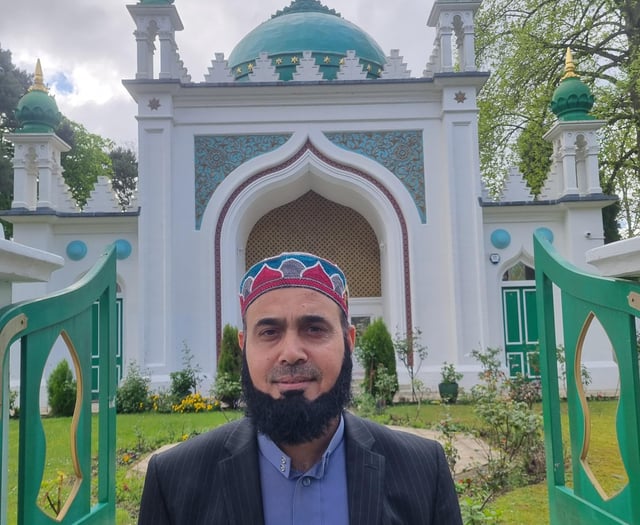 Shah Jahan imam pays tribute to Sara
