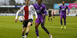 Ward signs new deal to remain with Cards