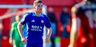 Cards sign Premier League defender