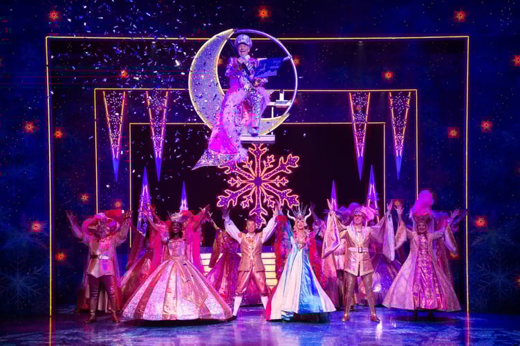 Christopher Biggins as The Spirit of Dream with the other cast members