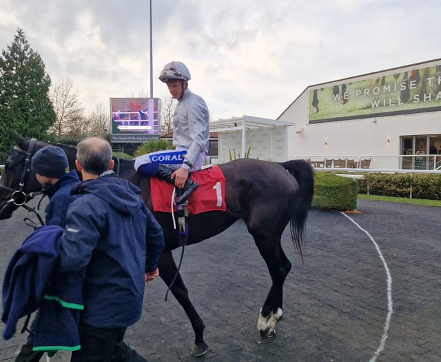 Villalobos dominates mile handicap to win at Kempton Park