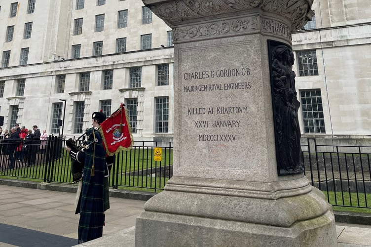 Gordon Statue