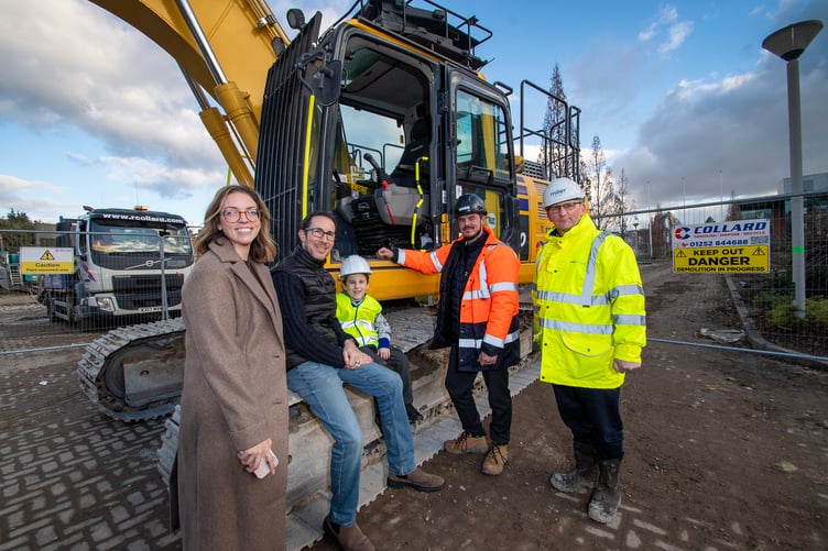 Louie Thomas on a digger alongside his parents, Amy and Dave Thomas (left), (left to right) Sam Tunnicliff, contract manager for Collard Contracting, and Paul Coombes, production director from Miller Homes Southern