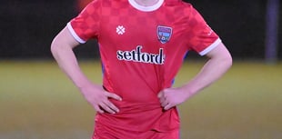 Knappers slip to narrow defeat against league leaders