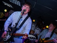 Gig passes £10k in support of hospice