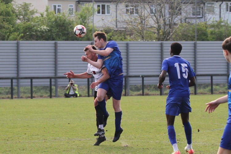 Action from Sheerwater's 4-0 defeat against Balham (Photo: Dan Eicke)