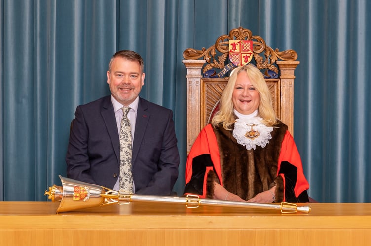 Mayor and Consort (Amanda Boote) 1