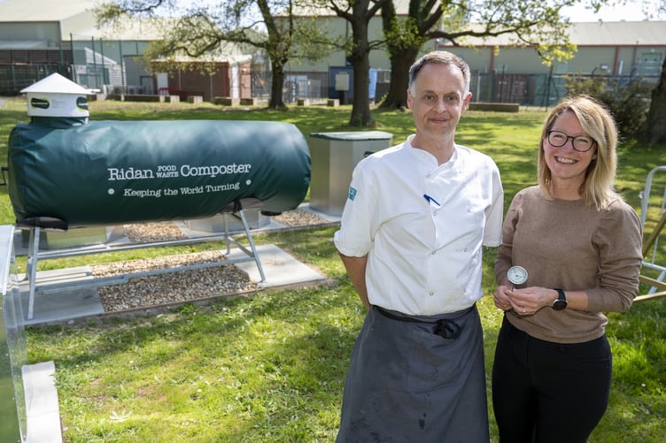 ulie Maryan and Baxter Storey chef, Ian Bexley, with the Ridan composter