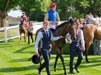 Sandown Park Brigadier Gerard Evening attracts healthy crowd