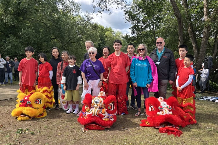 Dragon Chinese Association with Sue Cook, Tammy and Richard