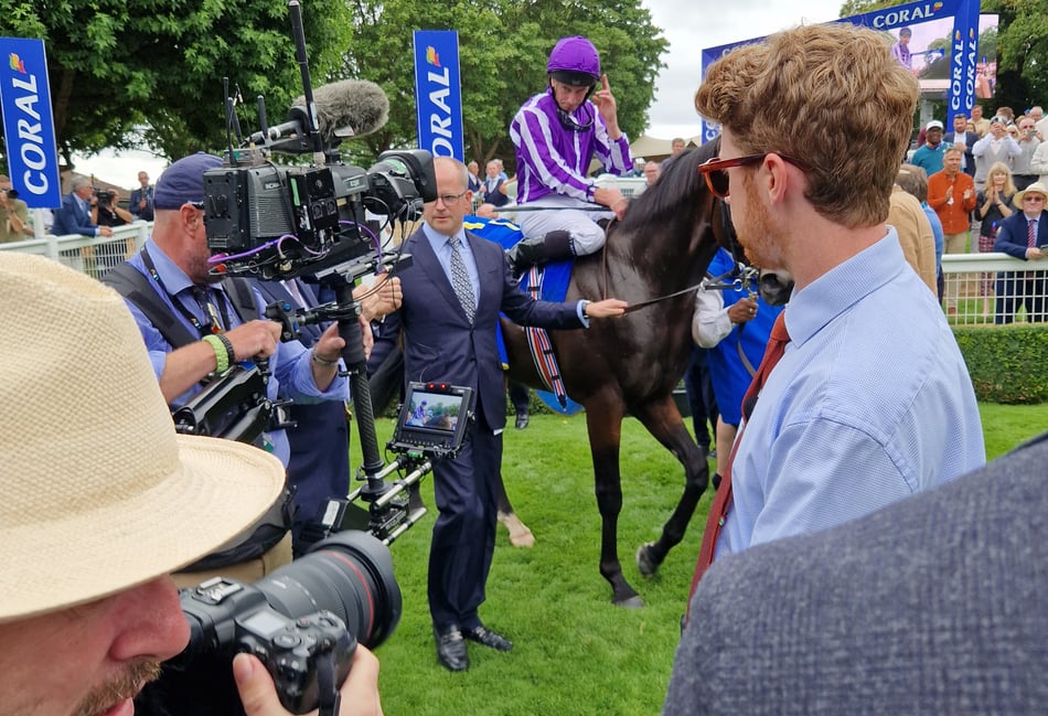Delacroix triumphs in dramatic finish at Sandown