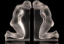 Design classics and modern art in the frame