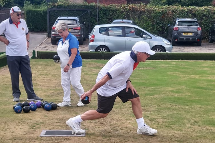 Reg Davies playing at West Byfleet