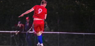 Murdoch heads Knaphill through in FA Cup opener