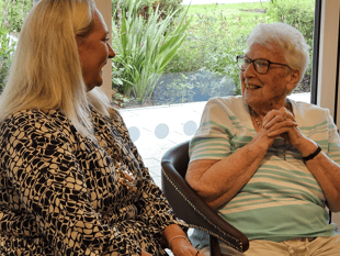 Mayor meets super knitter and hears of Italian wedding recreation