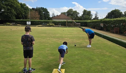 Byfleet Bowls Club launch free summer session for young players
