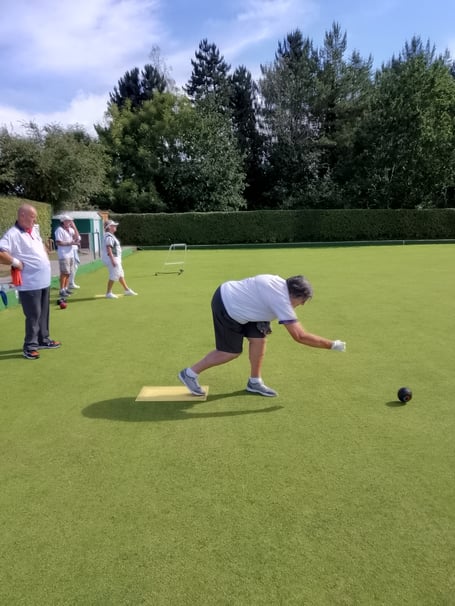 Marilyn Hills playing at West End