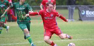 Knaphill's FA Cup dreams dashed by Hackney Wick's late winner