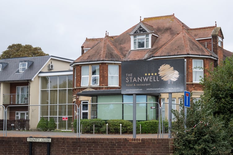 General view of The Stanwell hotel that's being used to house migrants. Stanwell, Surrey. // Villagers have hit out at the government after a hotel was turned into asylum seeker accommodation â claiming they feel âintimidatedâ by single male migrants. The Stanwell Hotel near Heathrow initially closed its doors to the public in 2022 â after the Home Office announced plans to use the premises to house migrants. The move meant many locals lost their jobs and were forced to say goodbye to a beloved community premises â used for events like weddings, funerals, and Christmas and New Yearâs celebrations. Initially, the hotel housed families seeking asylum in the UK, who, according to residents, made an effort to integrate with the community and posed no issues.