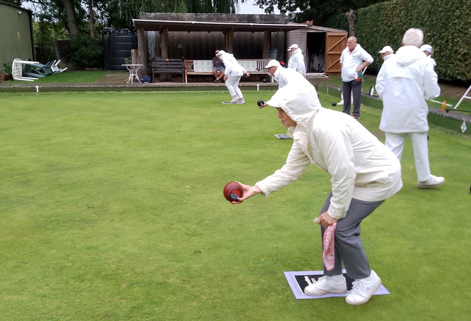 Mayford Hall beat Oatlands Park