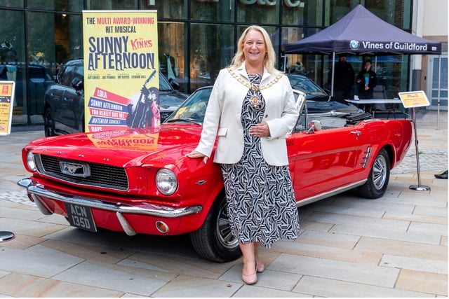 Royal agreement as Woking councillor hands over mayoral chains