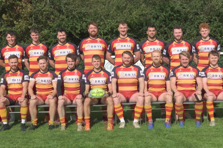 Chobham line up for a team photo (Photo: John O'Brien)