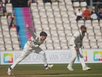 Surrey hand professional contract to young all-rounder Ralphie Albert