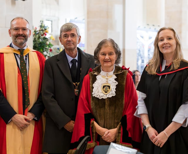 Sir William Perkins’s School marks 300 years with 300 trees