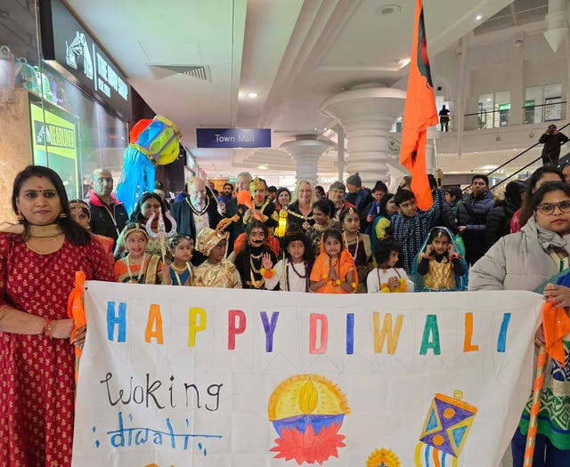 Festival of Lights outshines storm