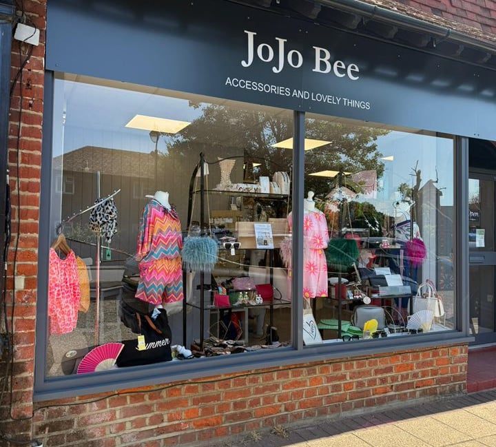 Fraudsters target Byfleet boutique as victim hits out at response