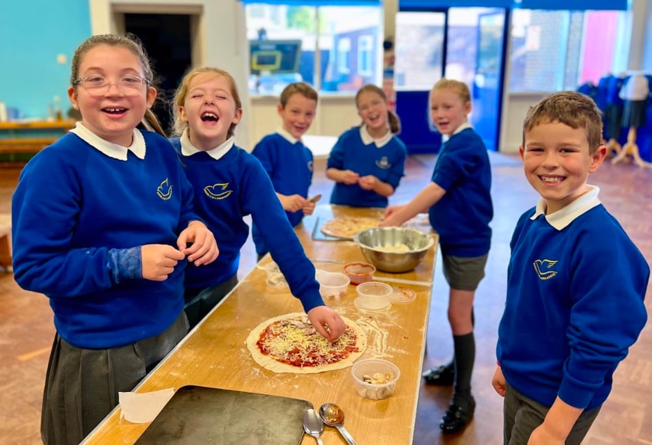 Horsell pupils enjoy a slice of Roman history from pizzeria