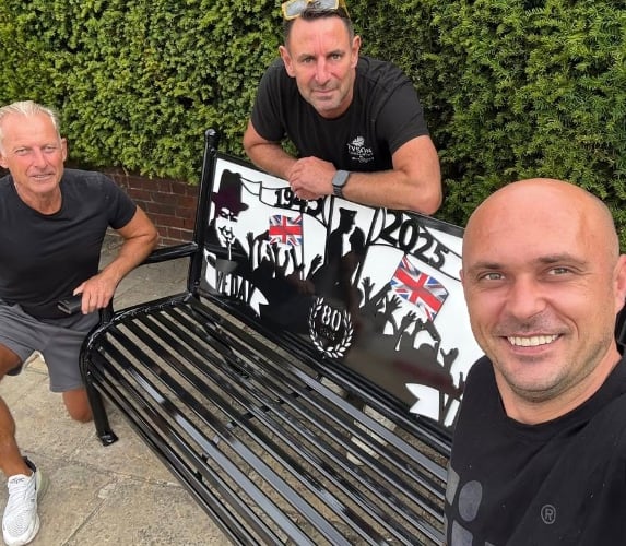 Horsell War Memorial Bench PIC1