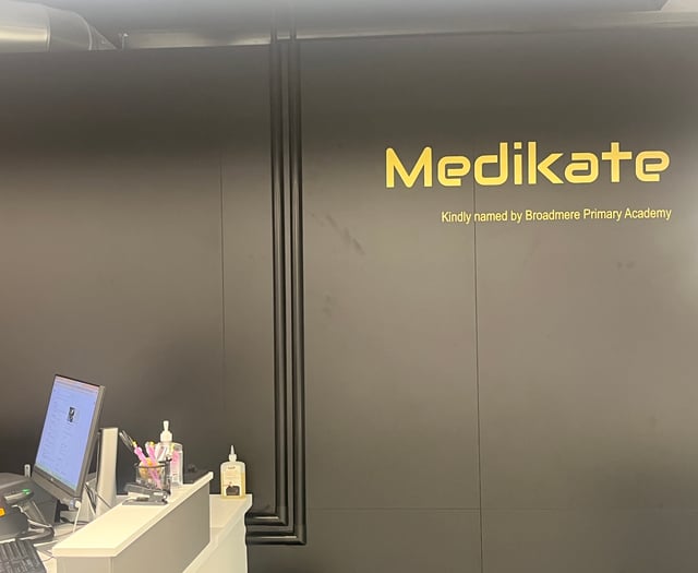 Pupils give pharmacy robot a good name