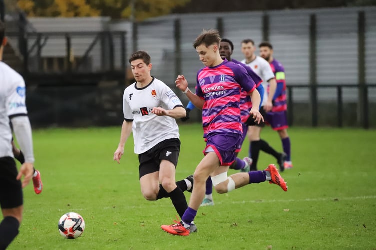 Action from Sheerwater's 3-2 win against Balham (Photo: Dan Eicke)