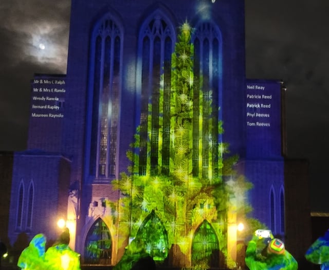 Families remember loved ones at hospice cathedral service