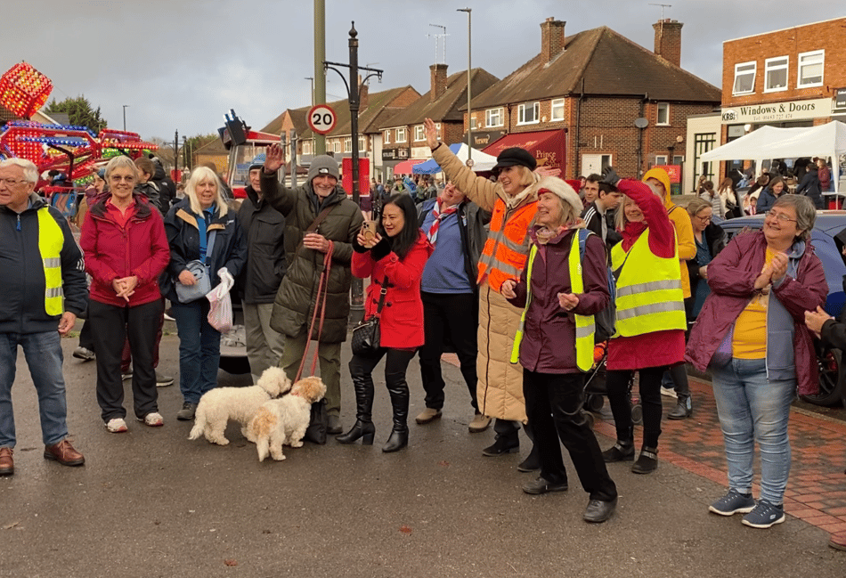 VIDEO: Horsell Christmas Market volunteers thank their Sweet Caroline