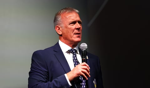 Stewart back in full-time charge to lead Surrey revival