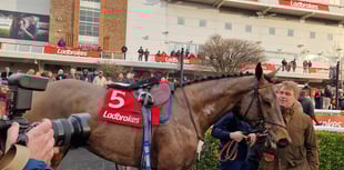 The Jukebox Man wins King George VI Chase at Kempton Park