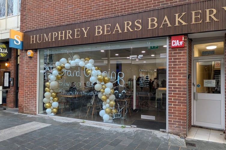 Humphrey Bears Bakery Woking Commercial Way