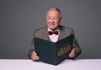 Les Dennis to appear in Waitress at Woking's New Victoria Theatre