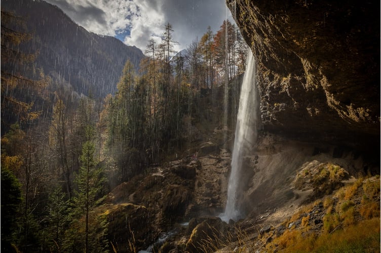 Dave Lally: Pericknik Falls