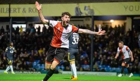 Woking earn draw at Southend United