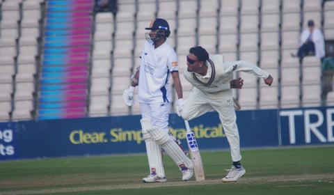 Chahar's return boosts Surrey's County Championship title bid