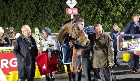 Constitution Hill shines at Kempton with comfortable all-weather win