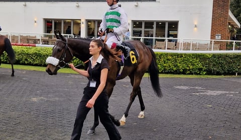 Rossa Ryan steers Havana Touch to victory at Kempton Park